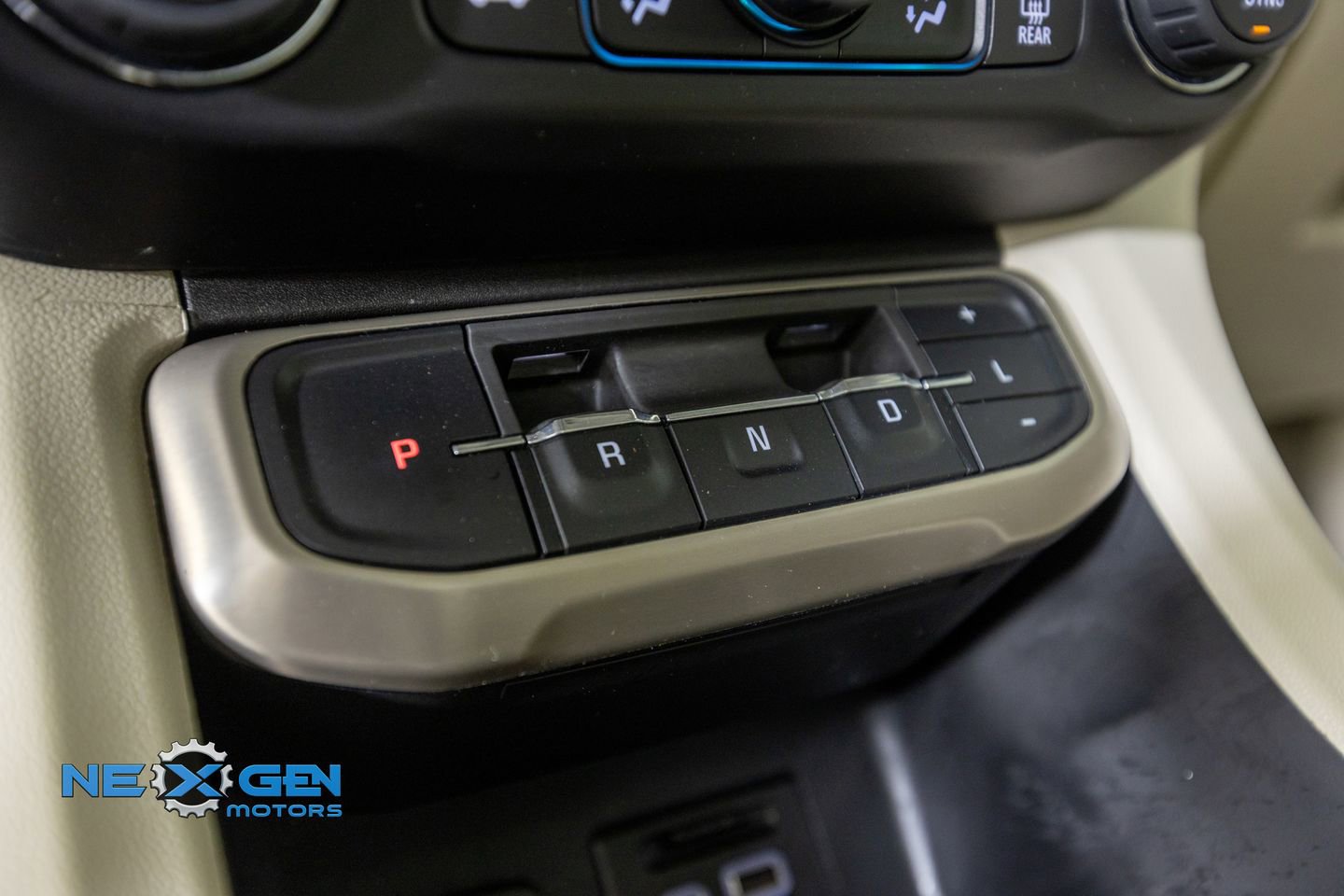Used 2020 GMC Acadia Denali w/ Trailering Package AWD/4WD image 24