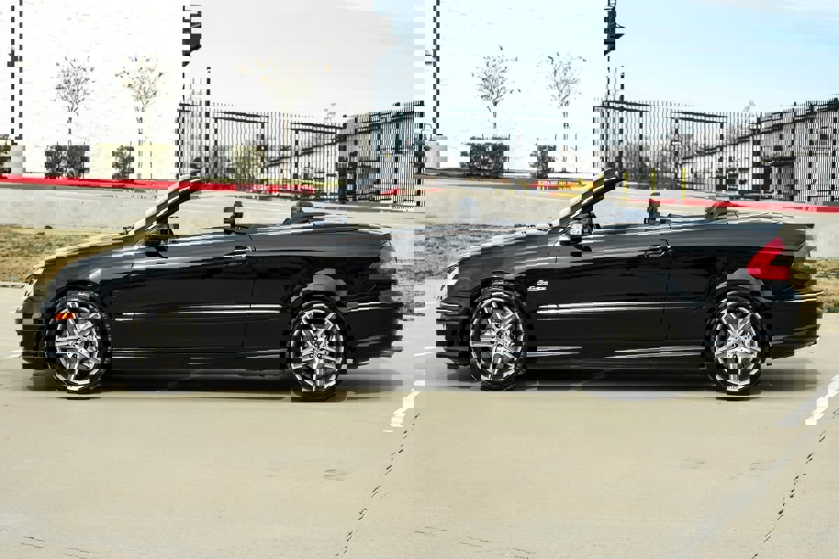 Used 2007 Mercedes-Benz CLK 63 AMG Cabriolet image 8