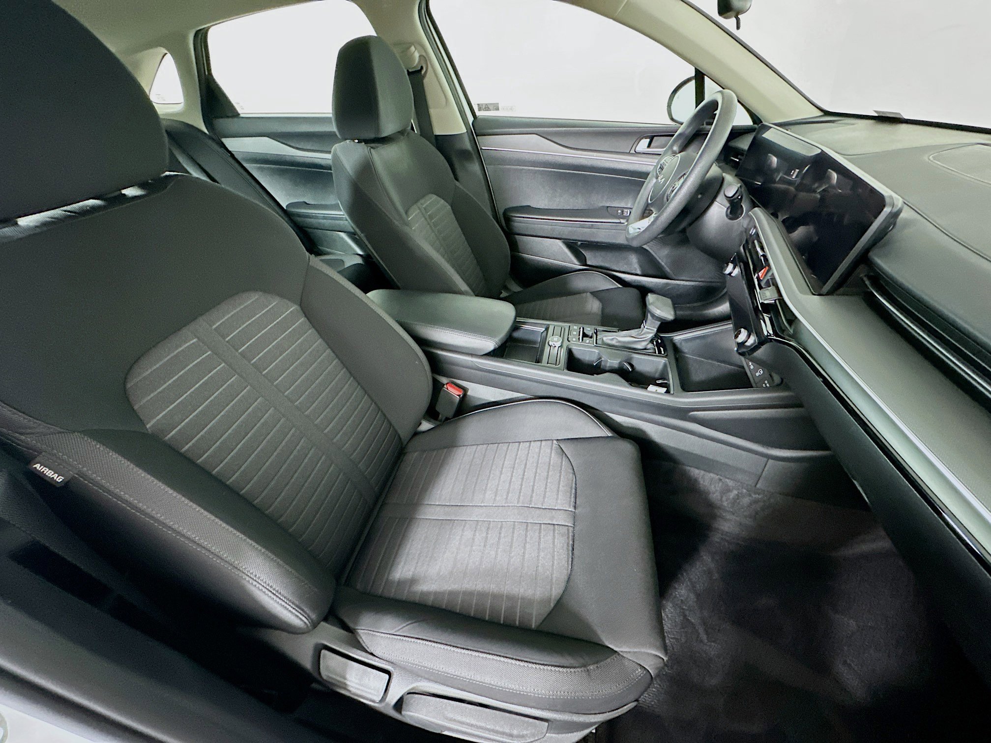 Used 2025 Kia K5 LXS image 30