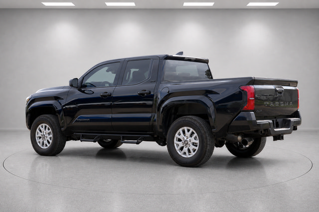 Used 2026 Toyota Tacoma SR5 AWD/4WD image 5