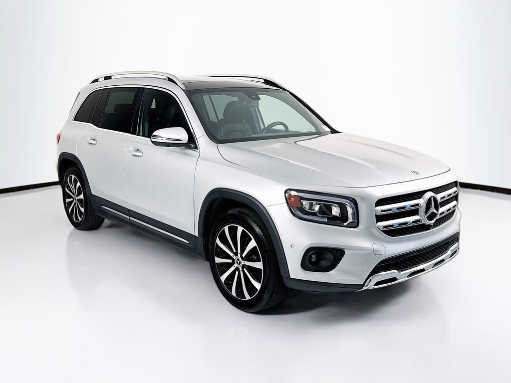 Used 2023 Mercedes-Benz GLB 250 image 3