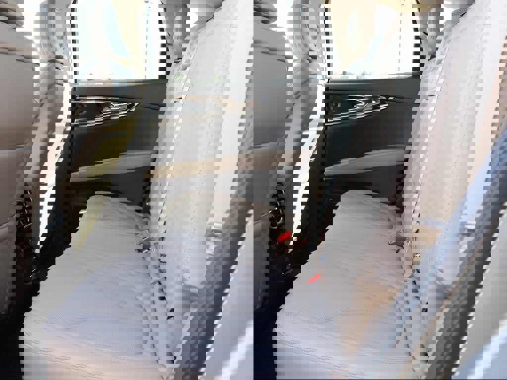 Used 2023 Lincoln Nautilus Reserve w/ Equipment Group 201A image 19