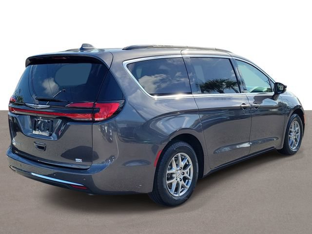 Used 2021 Chrysler Pacifica Touring FWD image 4