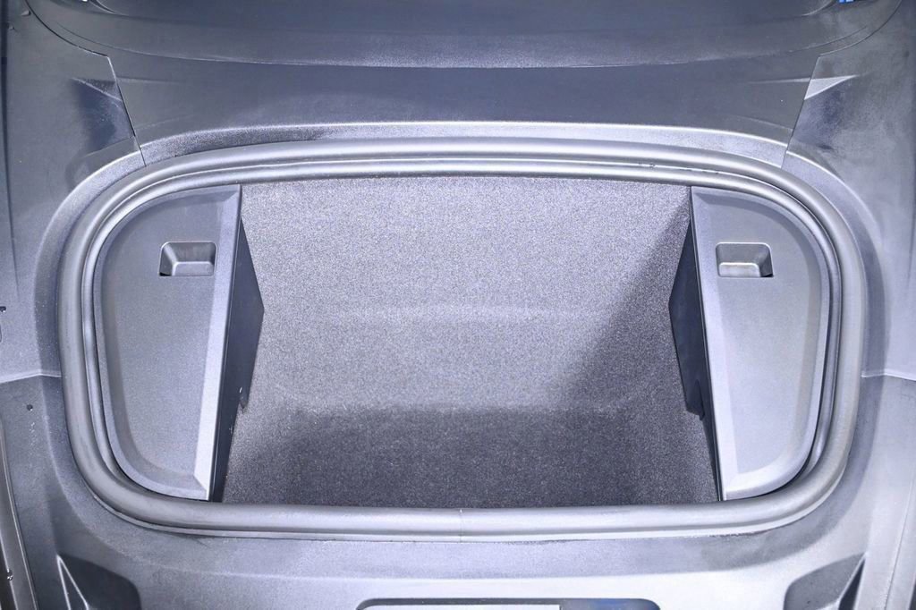 Used 2024 Porsche Taycan 4S image 32