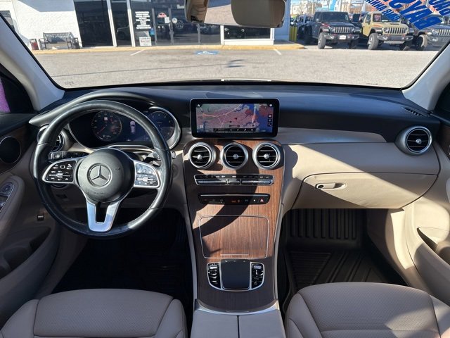 Used 2022 Mercedes-Benz GLC 300 4MATIC image 3