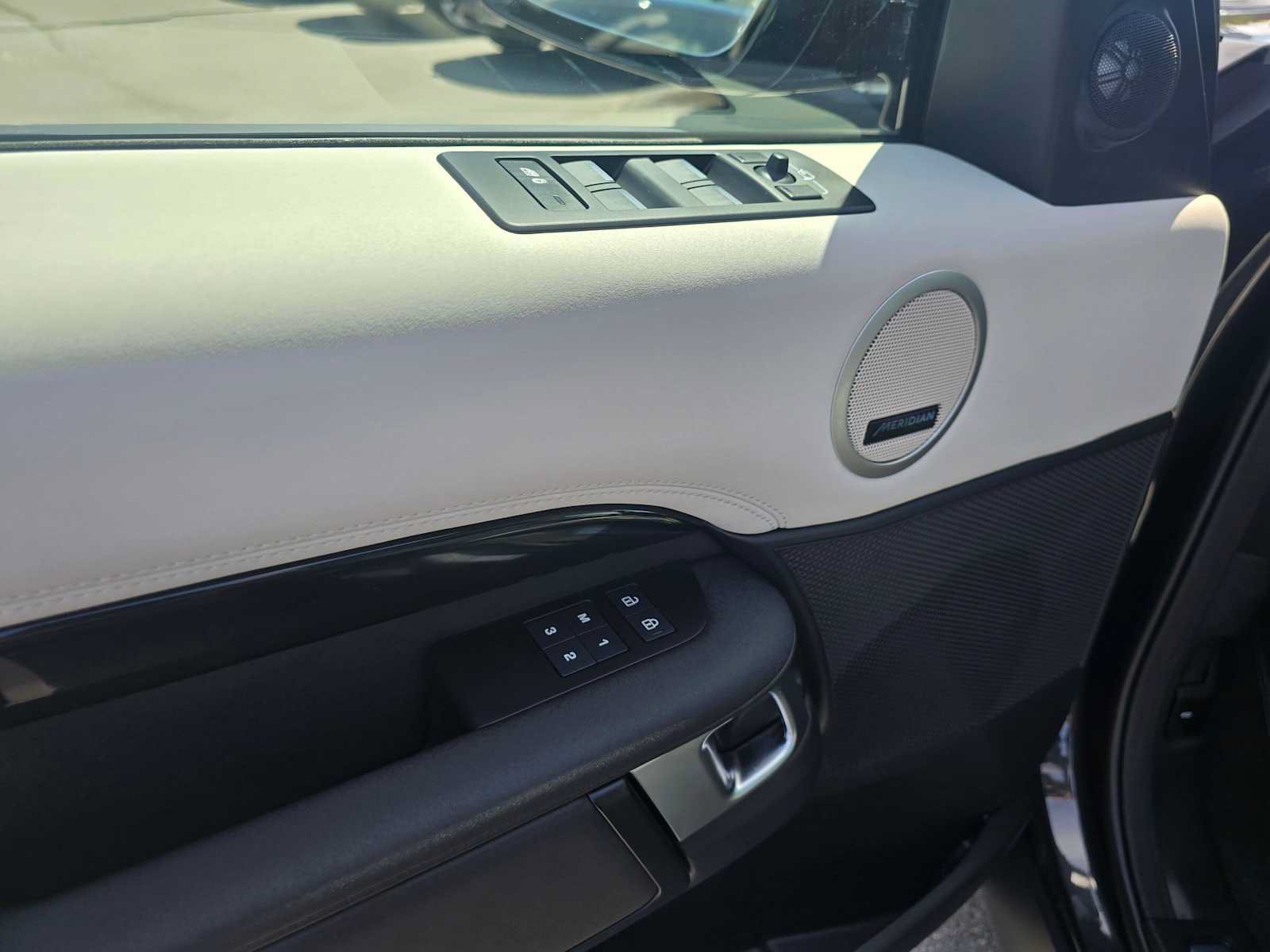 New 2026 Land Rover Discovery S AWD/4WD image 22
