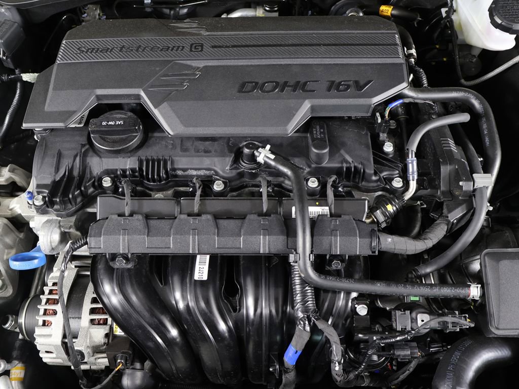 Used 2025 Hyundai Elantra Limited FWD image 34