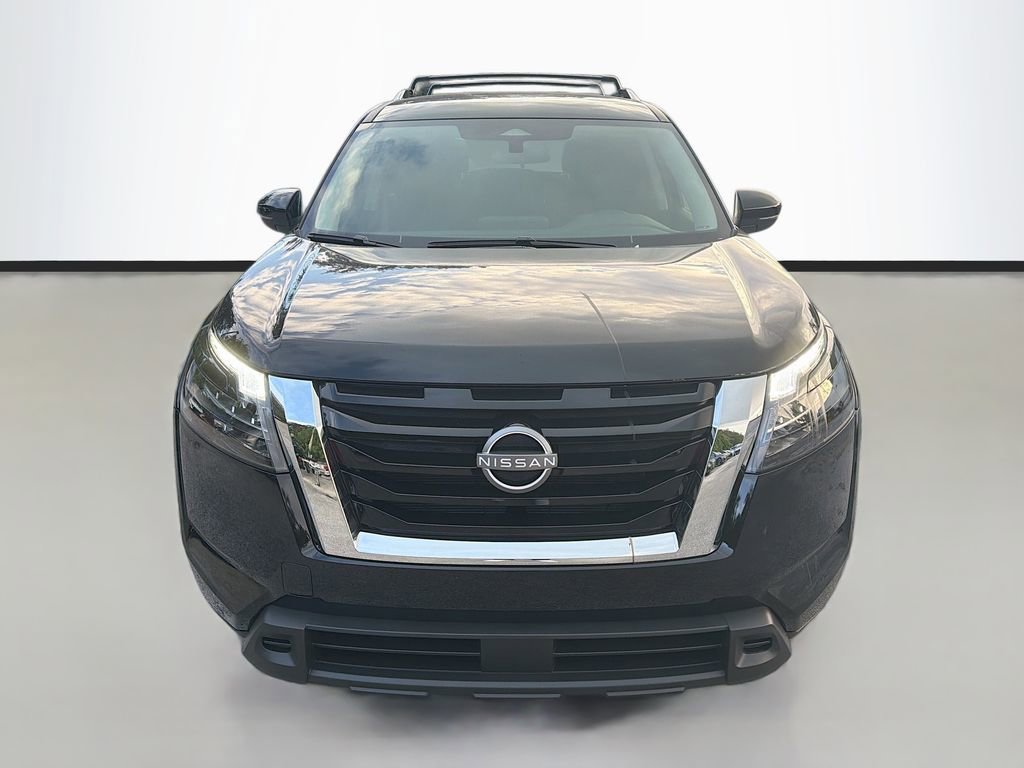New 2025 Nissan Pathfinder SV image 3