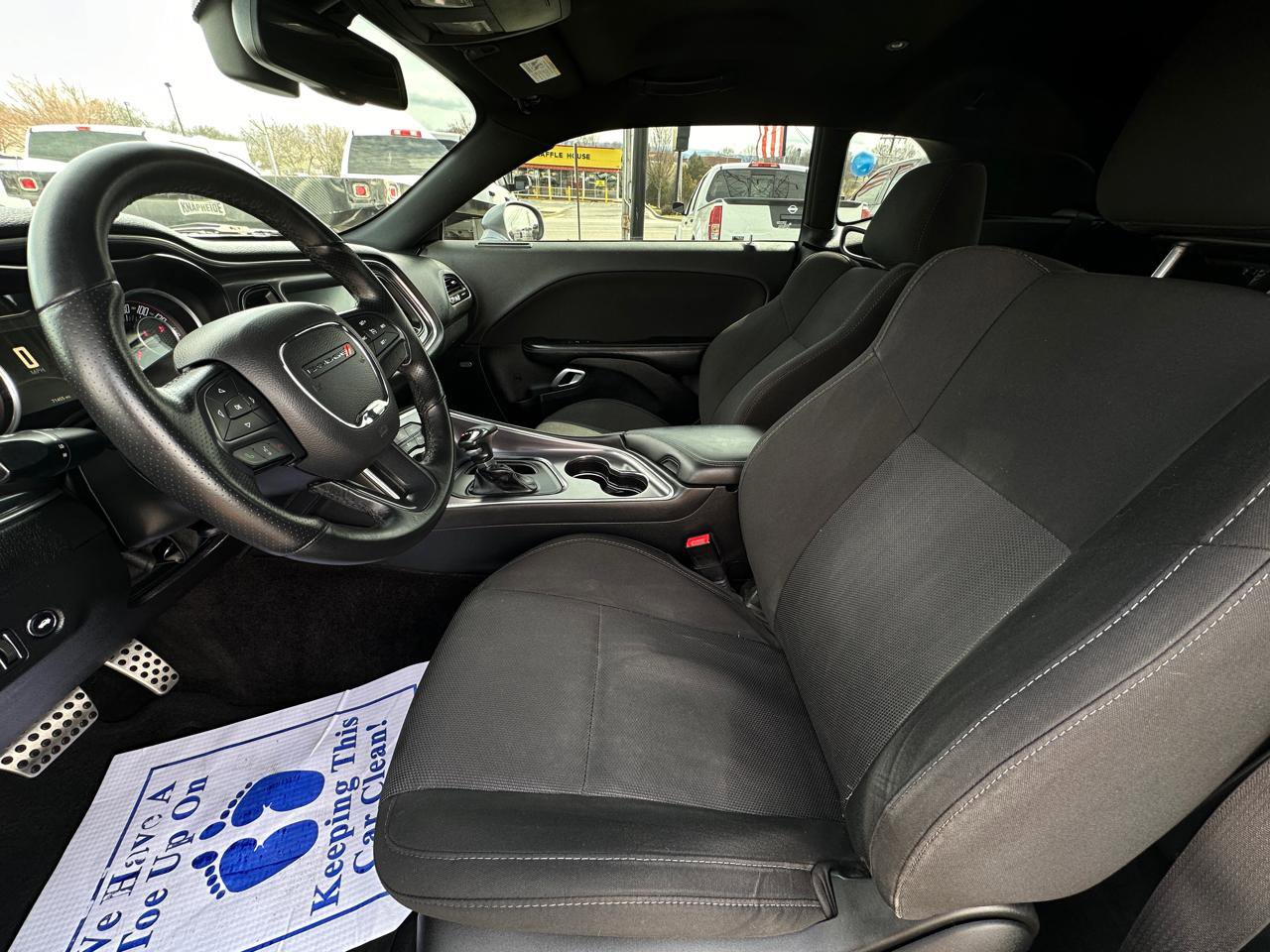 Used 2016 Dodge Challenger R/T RWD image 9