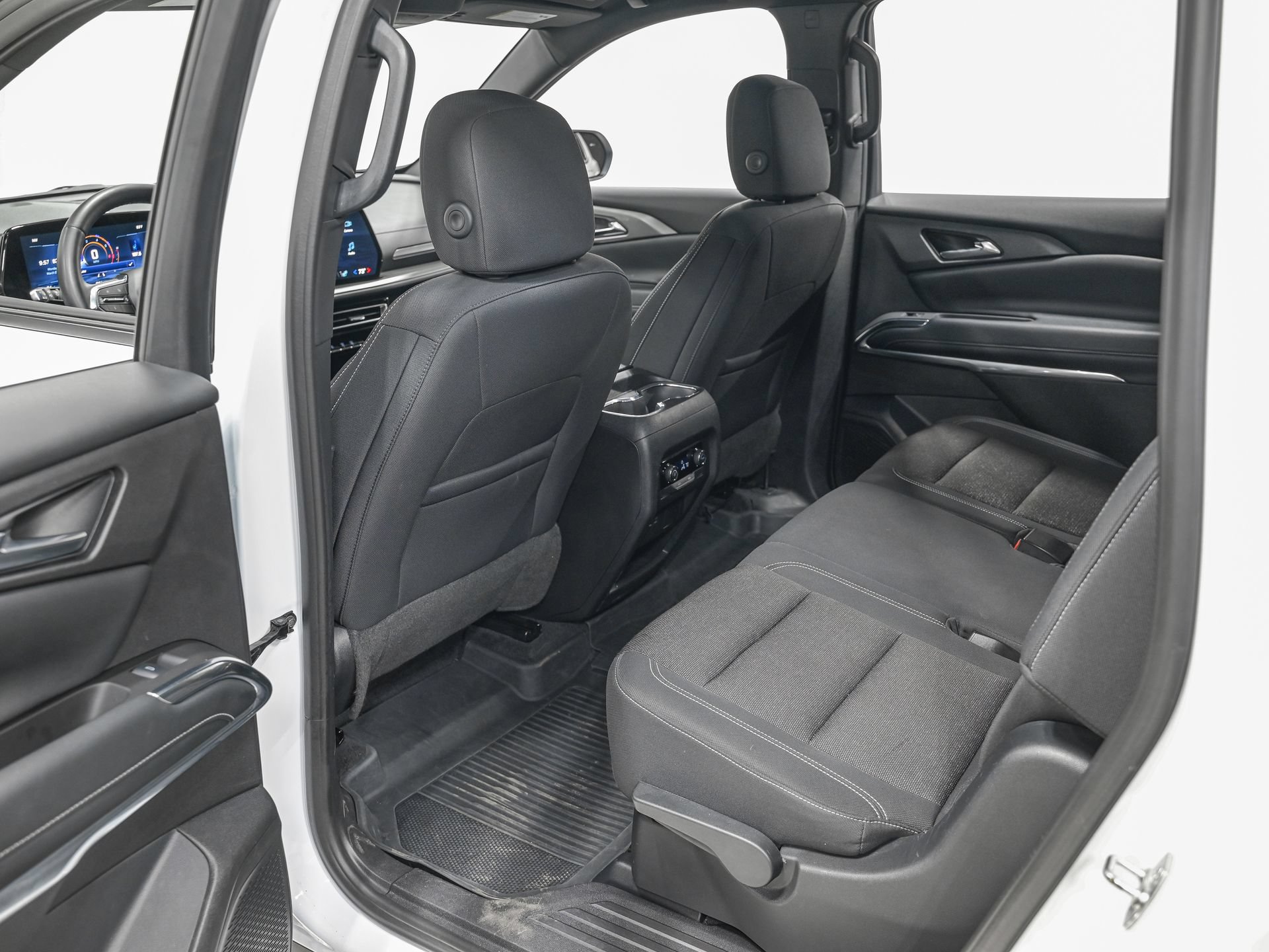 Used 2025 Chevrolet Traverse LT FWD image 25