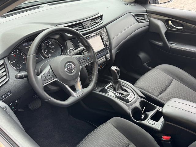 Used 2019 Nissan Rogue SV w/ Premium Package FWD image 21