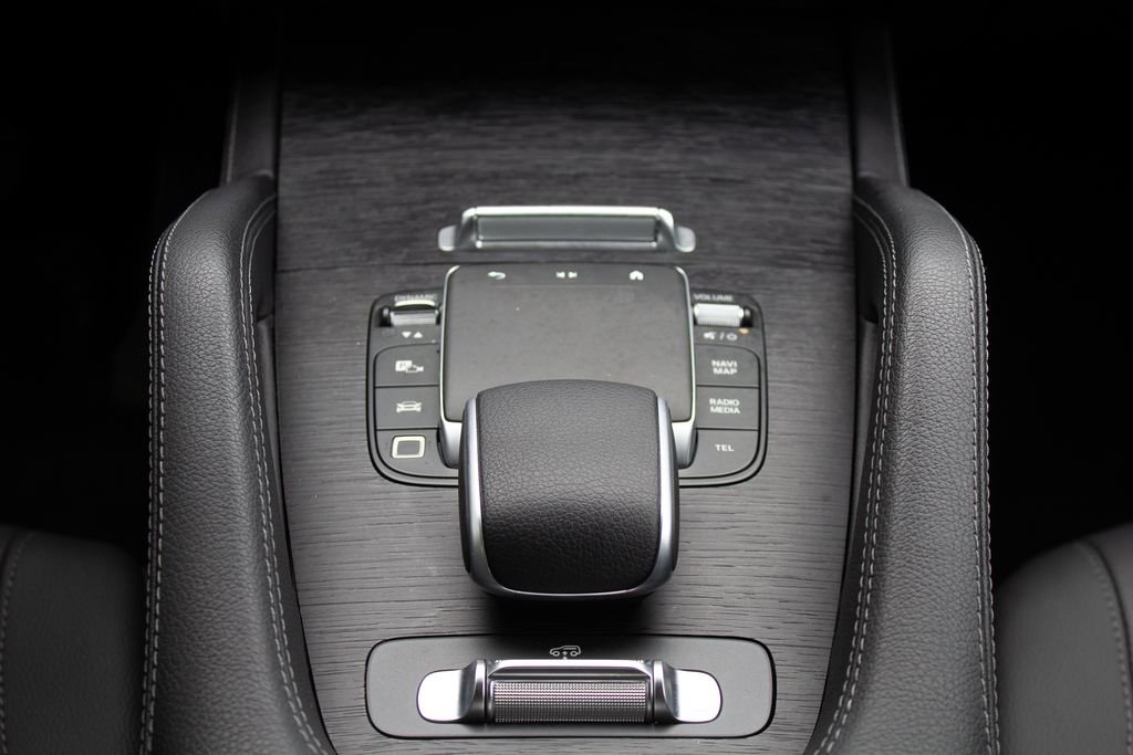 Used 2025 Mercedes-Benz GLS 450 4MATIC image 19