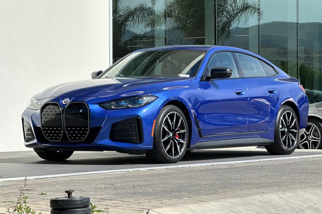 Used 2023 BMW i4 eDrive40 w/ M Sport Package image 7