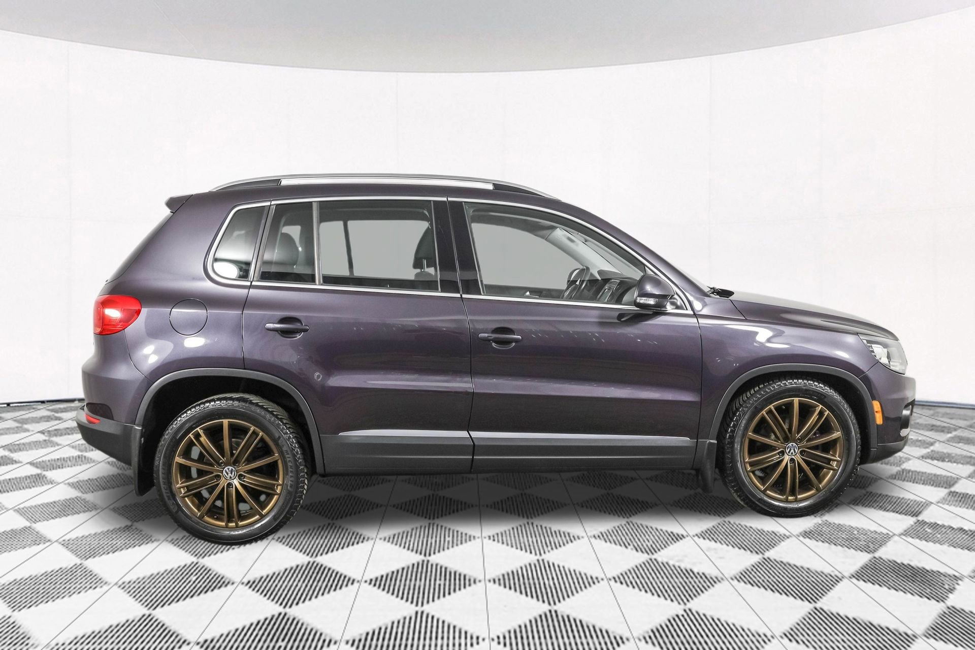 Used 2016 Volkswagen Tiguan SE image 13