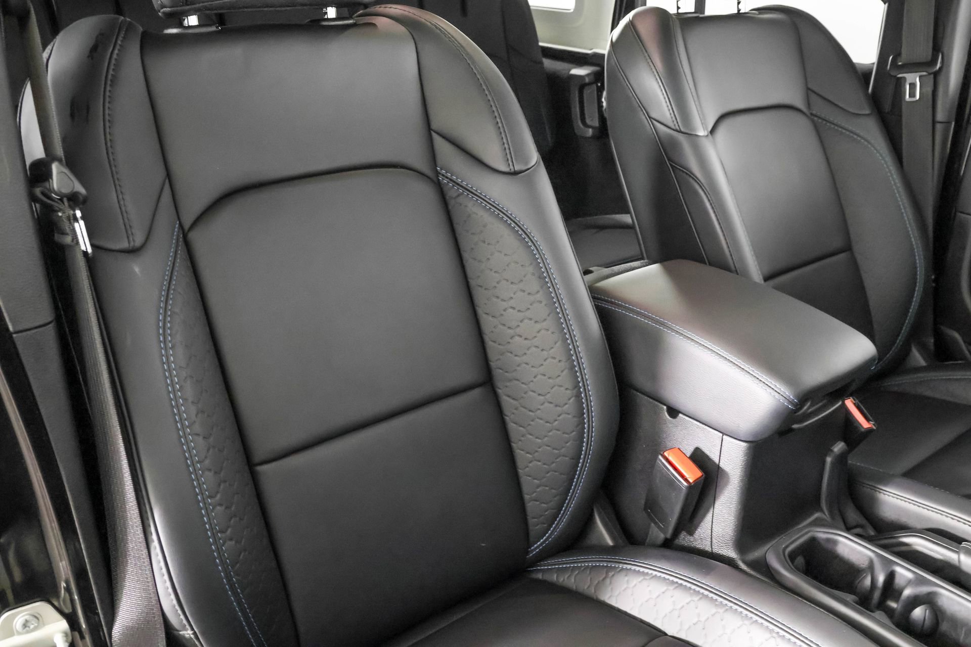 Used 2024 Jeep Wrangler High Altitude AWD/4WD image 46