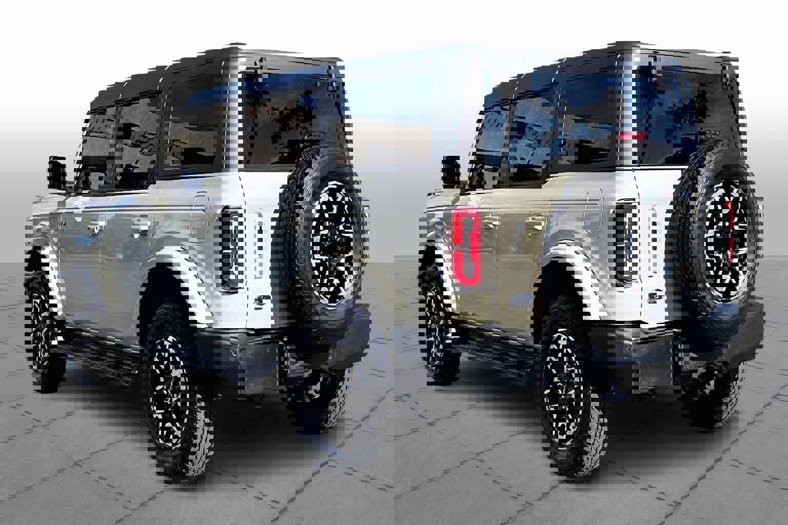 Used 2025 Ford Bronco Outer Banks image 11