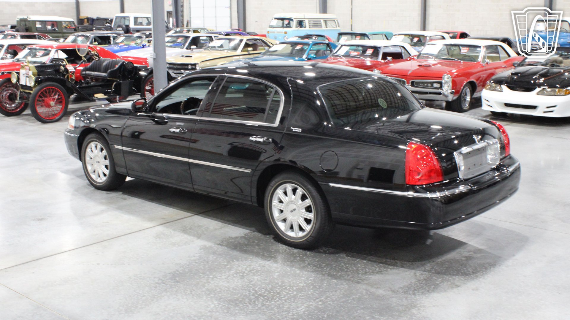 Used 2006 Lincoln Town Car Signature Limited RWD image 32