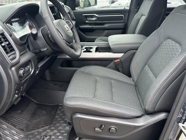 New 2026 RAM 1500 4x4 Crew Cab image 9