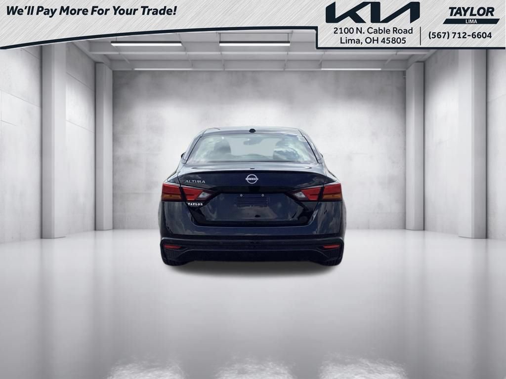 Used 2025 Nissan Altima 2.5 SV FWD image 16