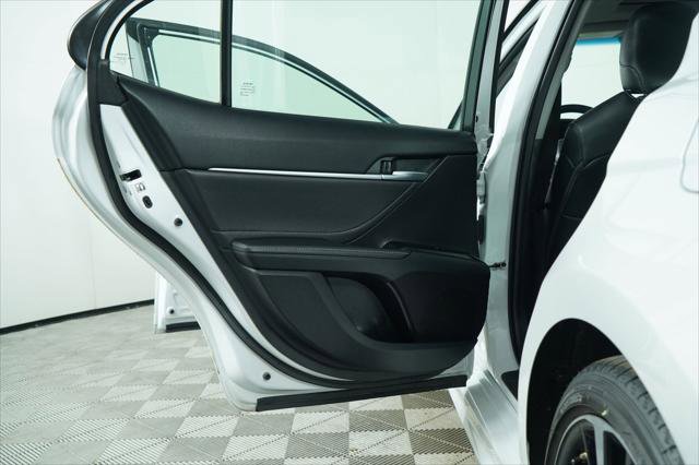 Used 2018 Toyota Camry XSE FWD image 25