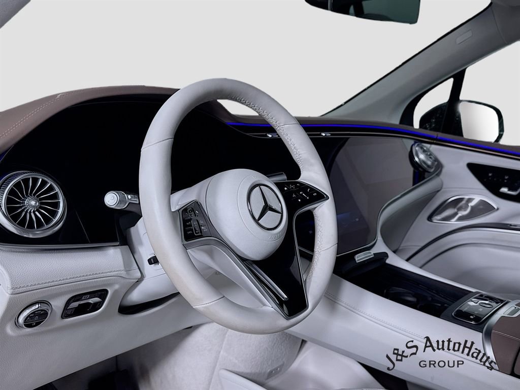 Used 2023 Mercedes-Benz EQS 580 4MATIC SUV image 9