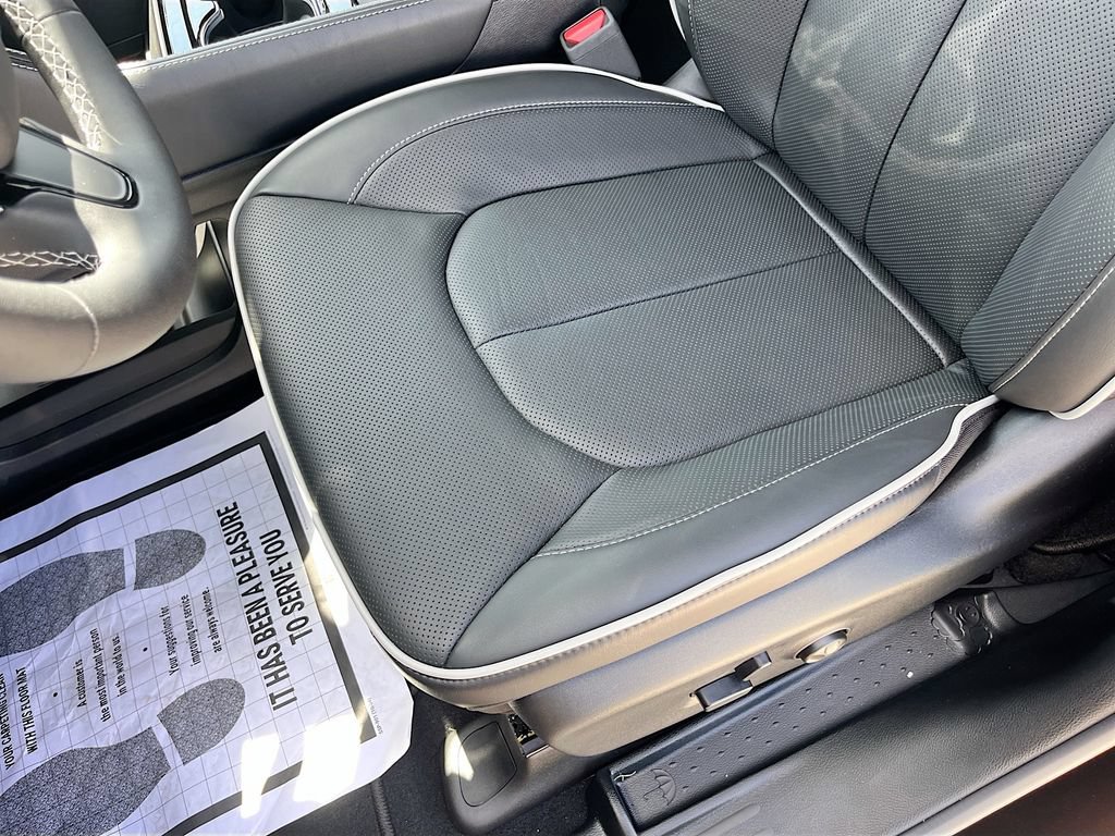 New 2027 Chrysler Pacifica Limited FWD image 20