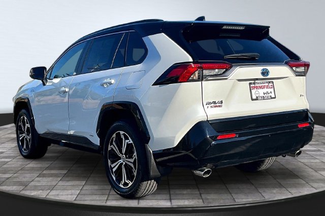 Used 2023 Toyota RAV4 XSE w/ Weather Package AWD/4WD image 4