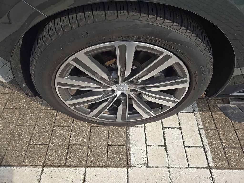 Used 2023 Land Rover Range Rover Long Wheelbase SE image 11