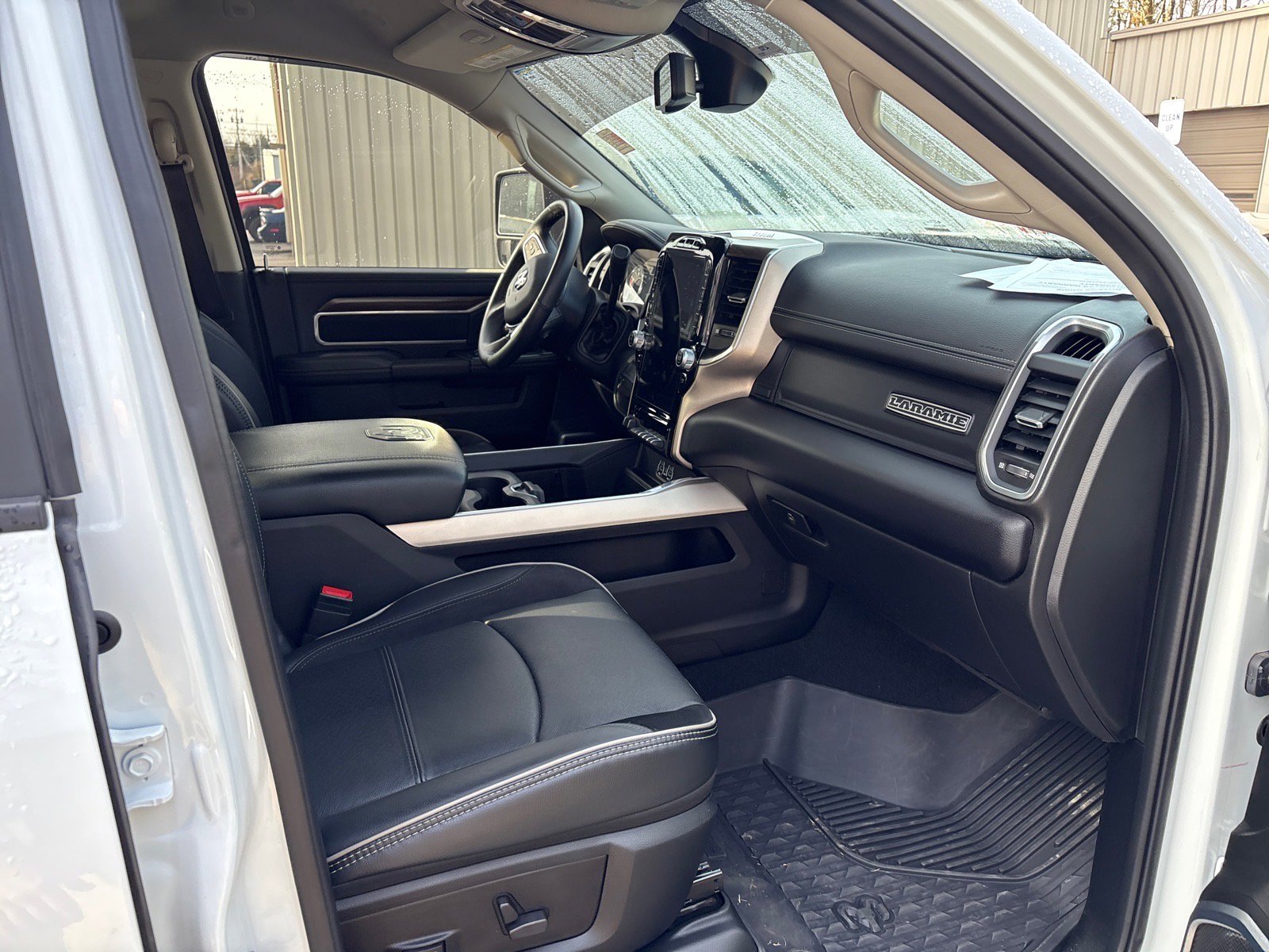 Used 2024 RAM 3500 Laramie image 21