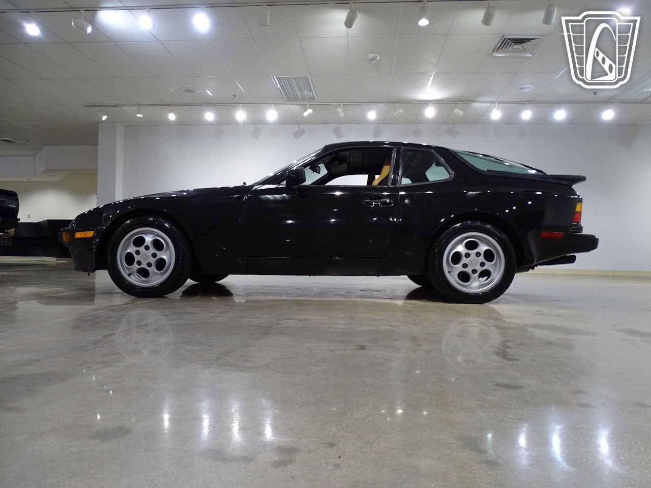 Used 1987 Porsche 944 S RWD image 8