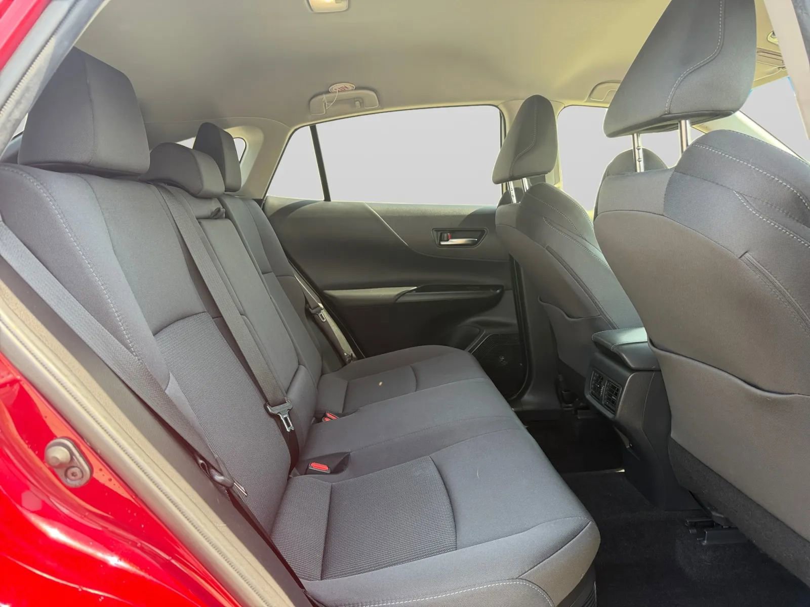 Used 2021 Toyota Venza LE image 31