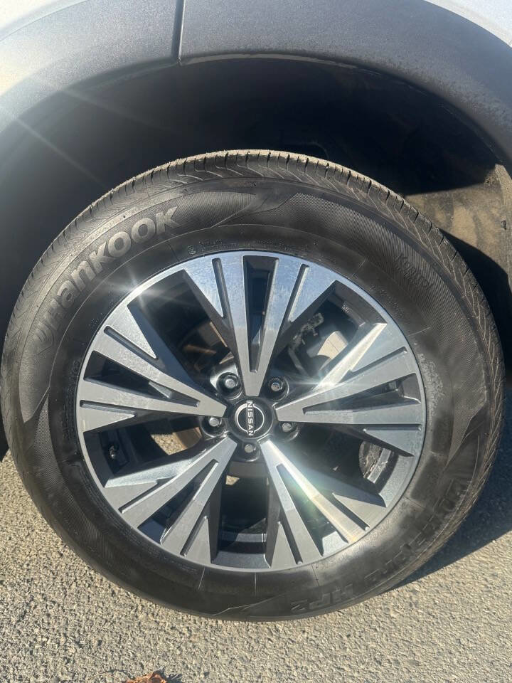 Used 2023 Nissan Rogue SV image 16