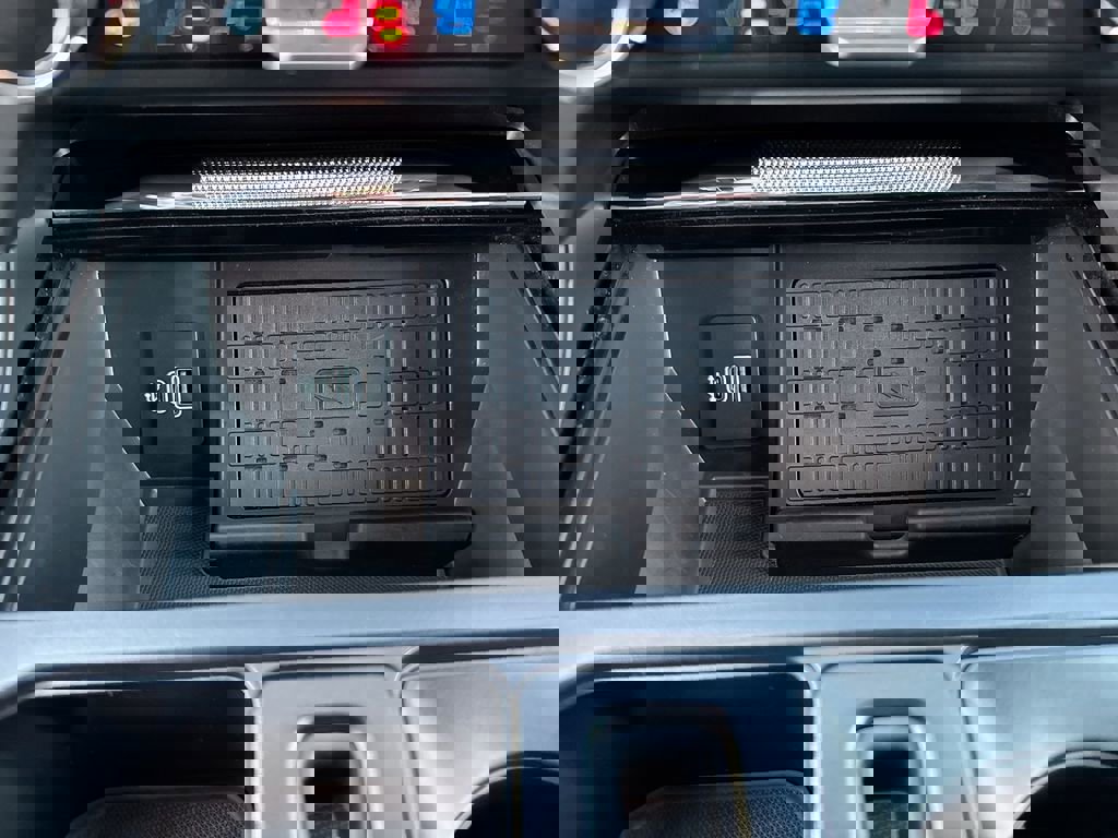 Used 2025 Ford F150 Lariat w/ Equipment Group 502A High image 39