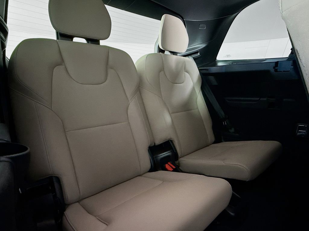 Certified 2026 Volvo XC90 B6 Core image 28