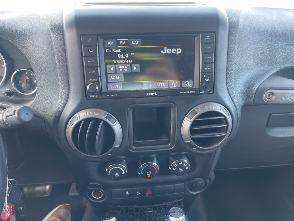 Used 2015 Jeep Wrangler Unlimited Sport w/ Connectivity Group AWD/4WD image 15