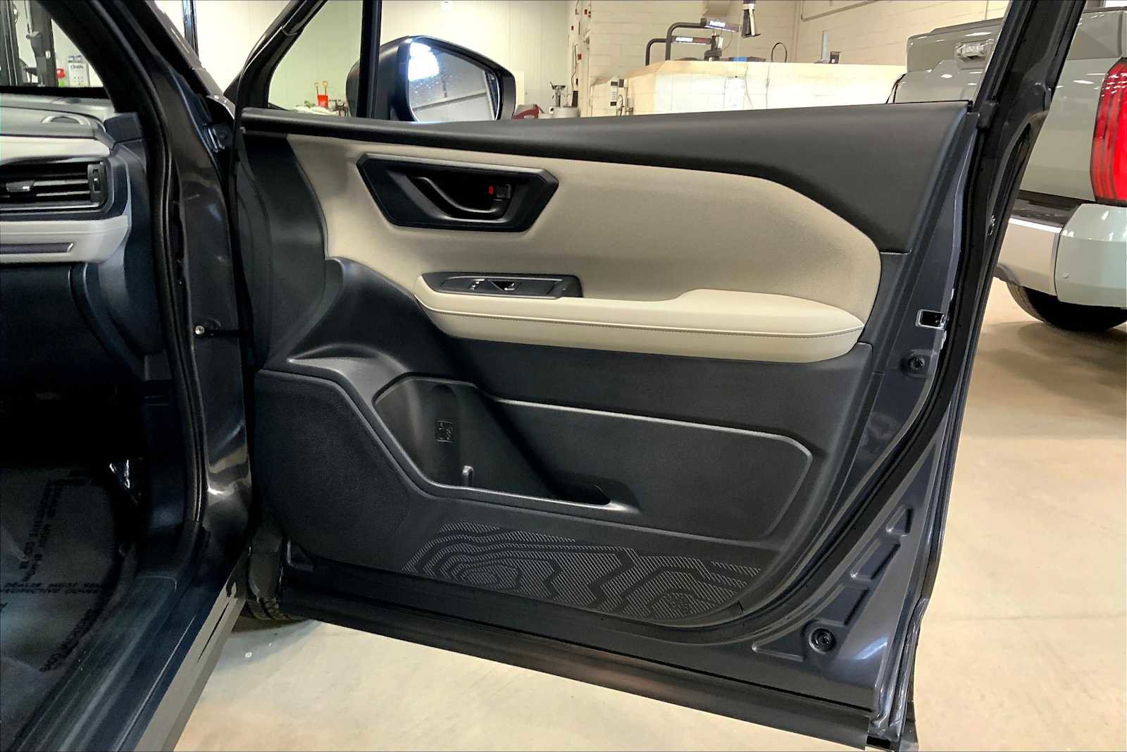 Certified 2025 Subaru Forester image 21