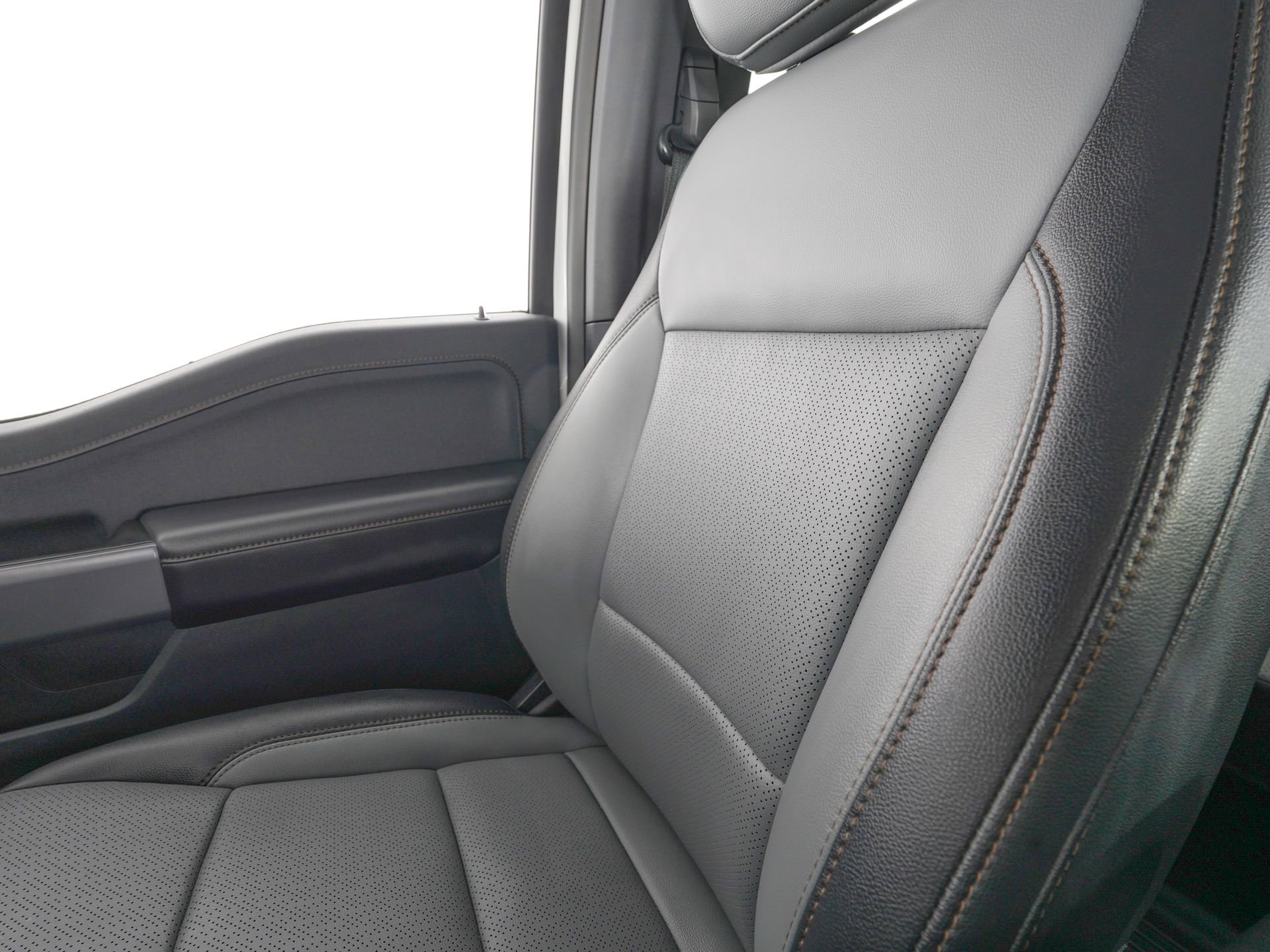 Used 2025 Ford F150 Lightning Lariat image 27