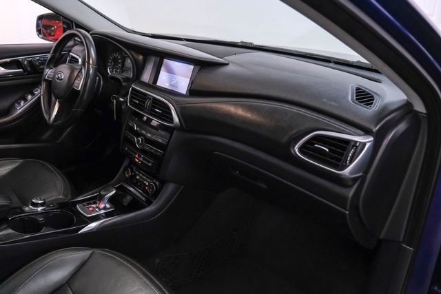 Used 2018 INFINITI QX30 Premium w/ Cargo Package image 15