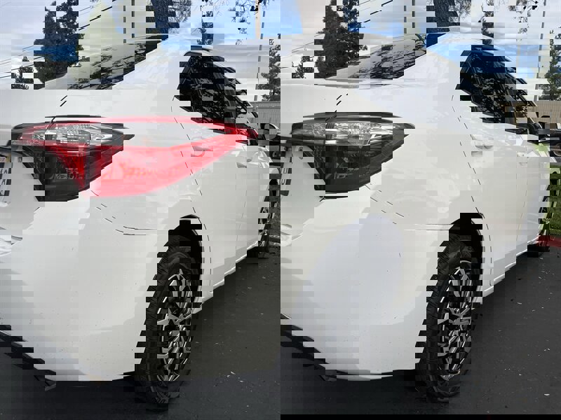 Used 2016 Toyota Corolla L FWD image 12