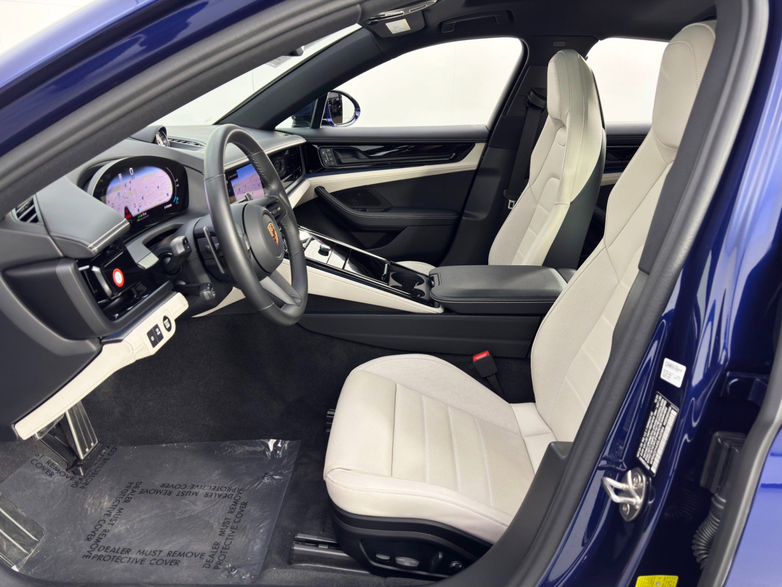 Used 2025 Porsche Panamera 4S w/ Premium Package image 16