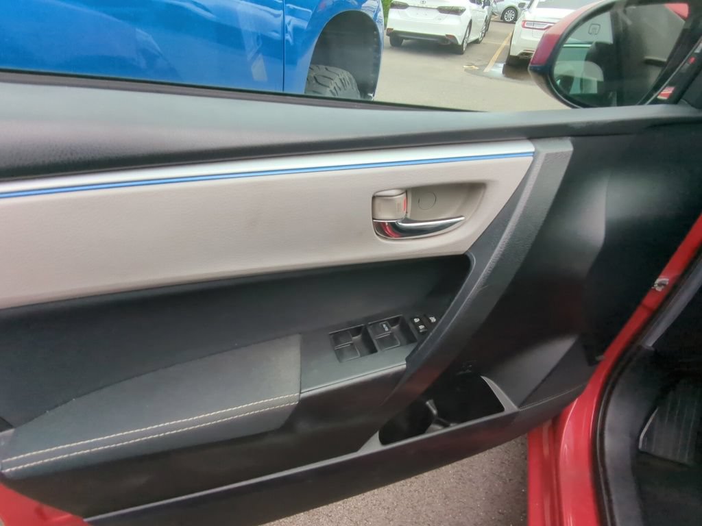Used 2015 Toyota Corolla LE FWD image 8