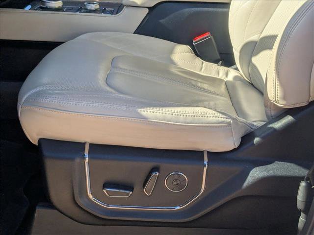 Used 2019 Ford Expedition Platinum image 18