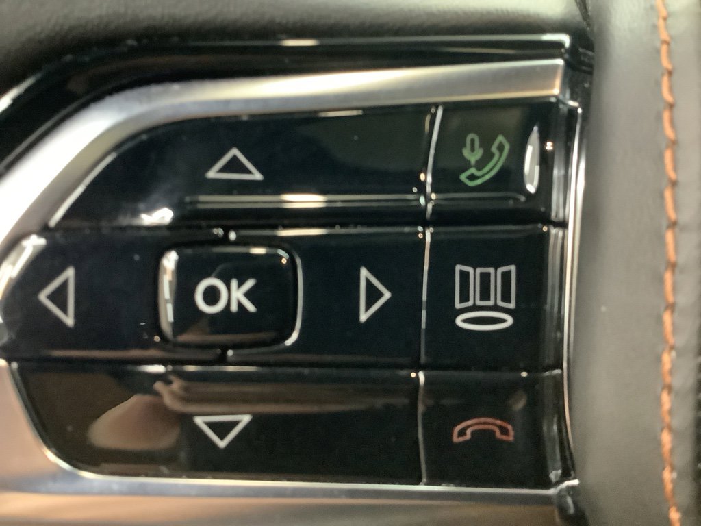 Used 2023 Jeep Grand Cherokee Summit w/ Luxury Tech Group V image 17