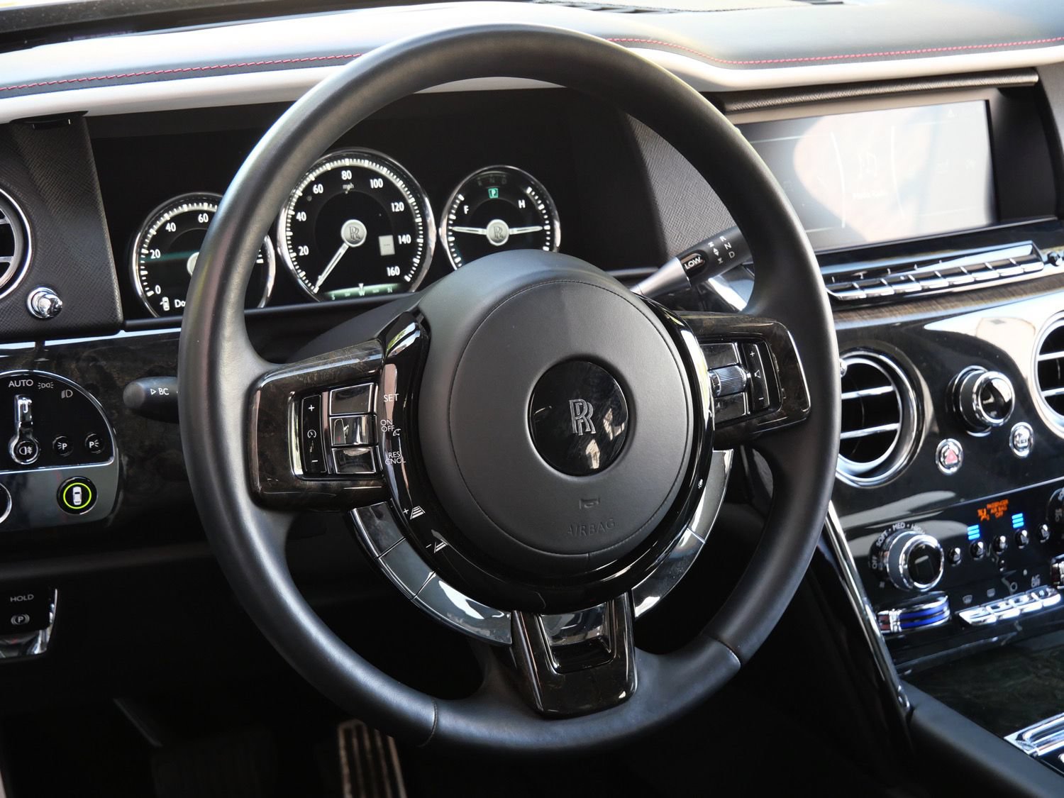 Certified 2022 Rolls-Royce Cullinan w/ Cullinan Package AWD/4WD image 28