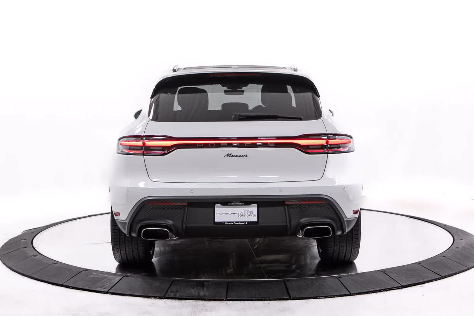 Used 2026 Porsche Macan AWD/4WD image 6