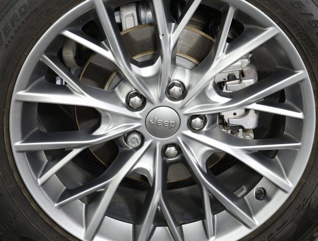 Used 2023 Jeep Grand Cherokee Summit w/ Luxury Tech Group V image 9