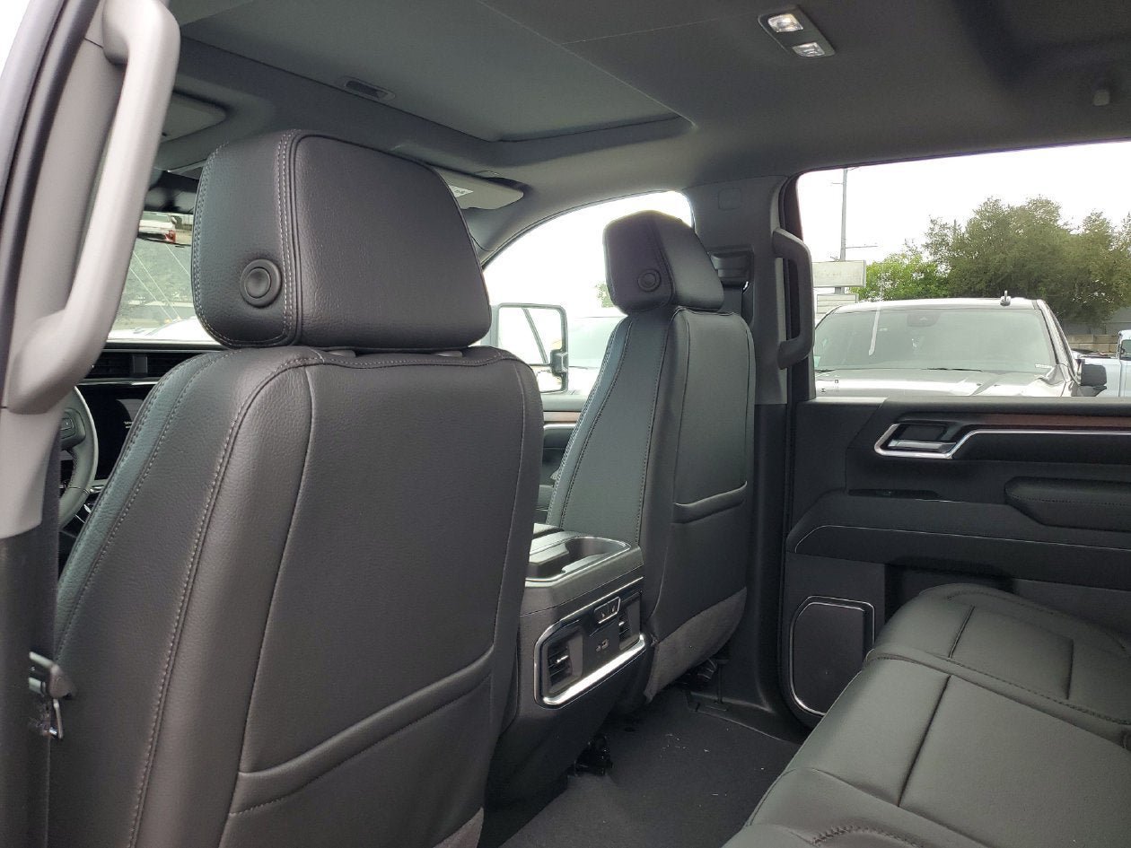 New 2026 GMC Sierra 2500 Denali w/ Denali Reserve Package AWD/4WD image 11