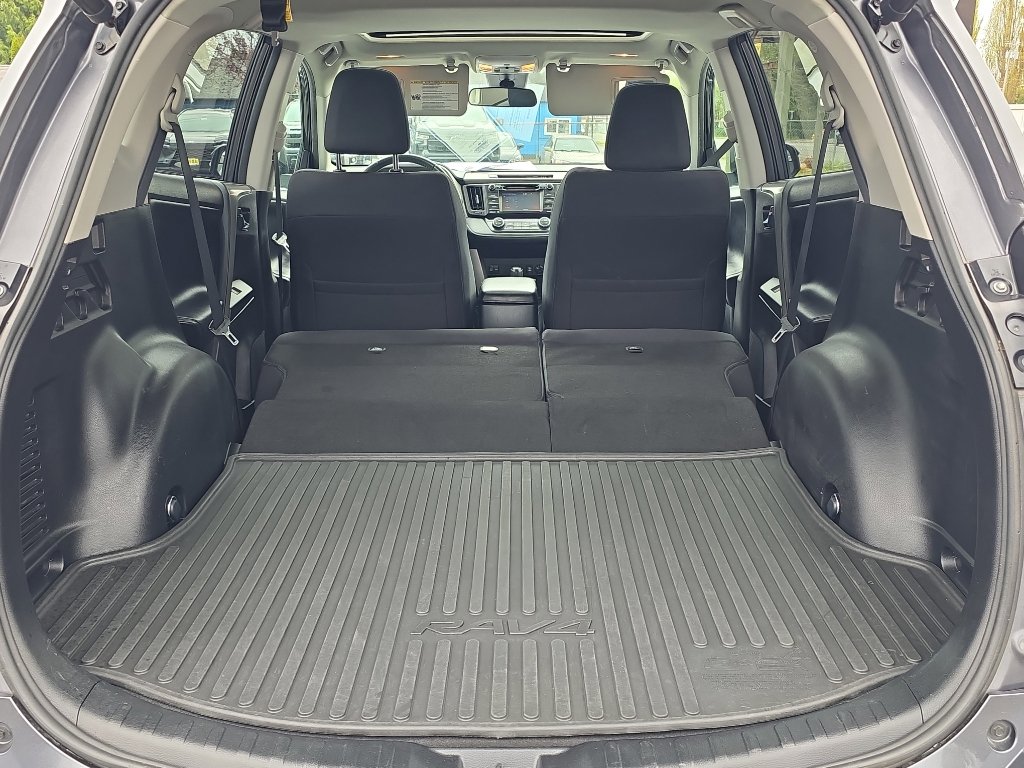 Used 2017 Toyota RAV4 XLE w/ Plus Special Value Package AWD/4WD image 10