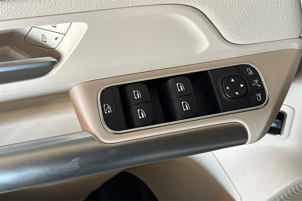 Certified 2025 Mercedes-Benz GLA 250 image 12