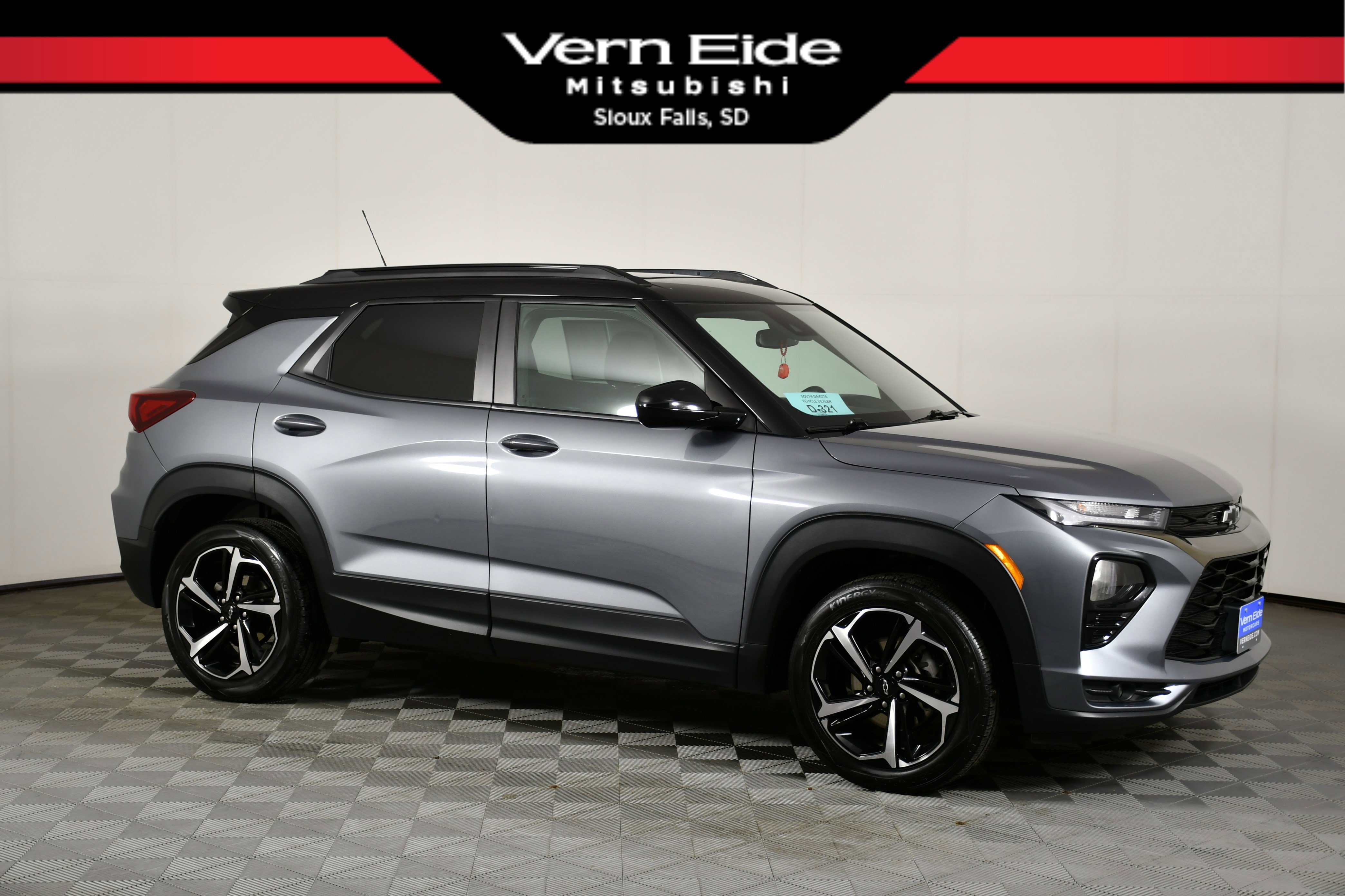 Used 2021 Chevrolet TrailBlazer RS w/ Sun and Liftgate Package image 1